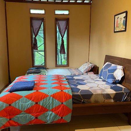 Sanggar Pantcha Indra Guest House Kemuning Exterior photo