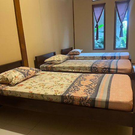 Sanggar Pantcha Indra Guest House Kemuning Exterior photo