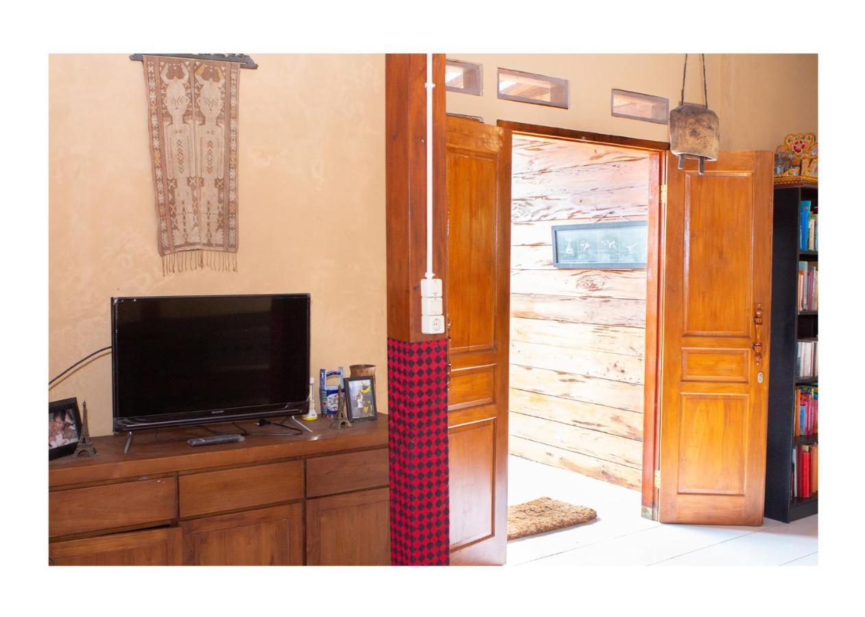 Sanggar Pantcha Indra Guest House Kemuning Exterior photo