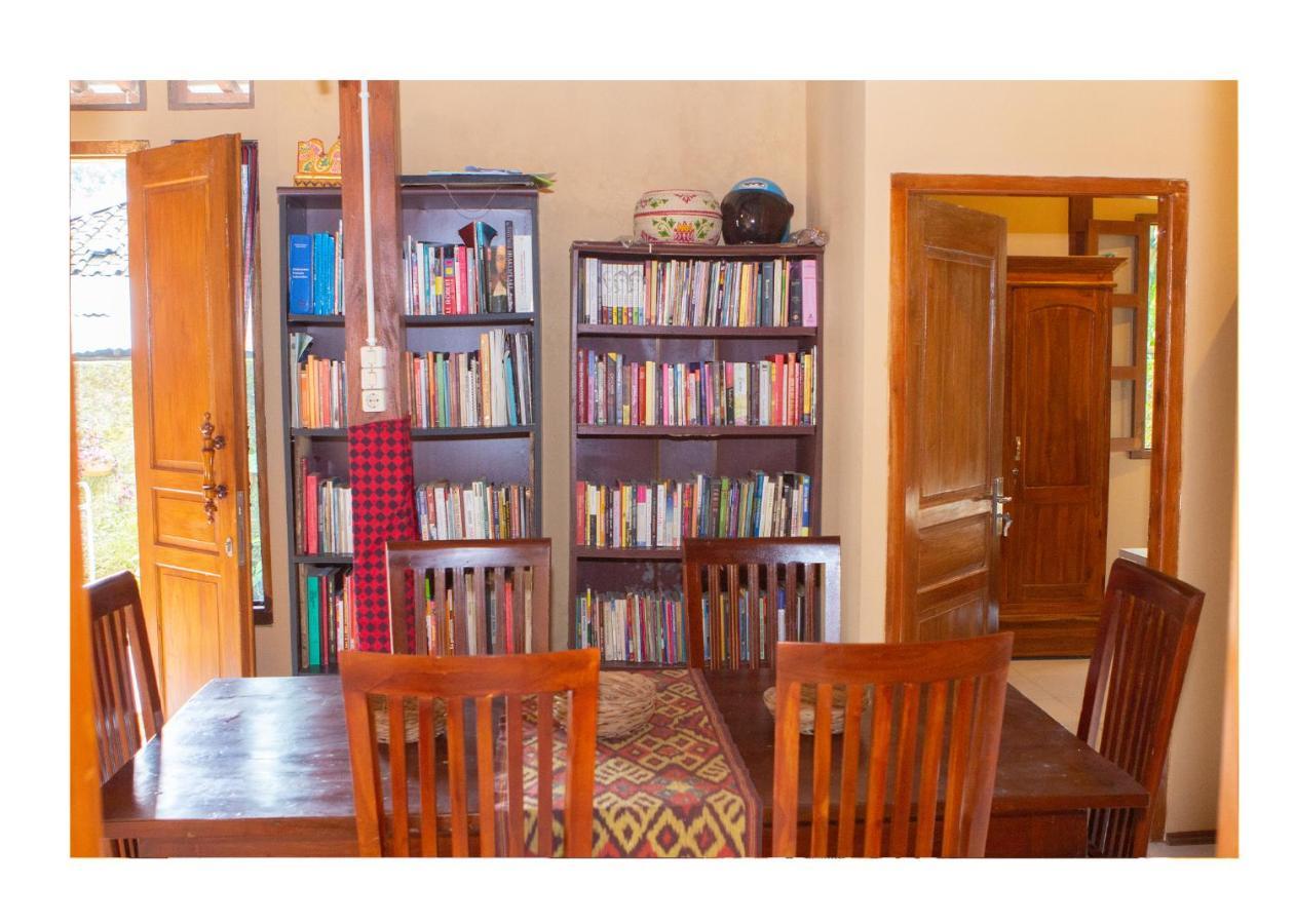 Sanggar Pantcha Indra Guest House Kemuning Exterior photo