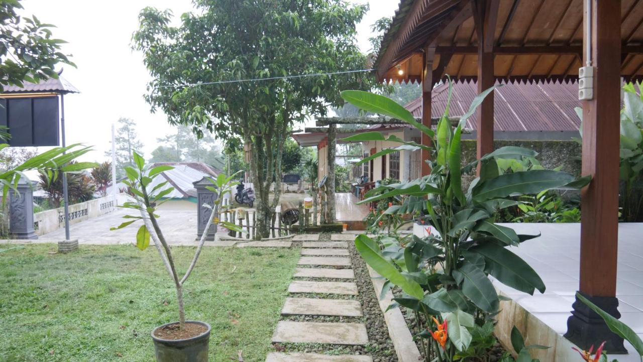 Sanggar Pantcha Indra Guest House Kemuning Exterior photo