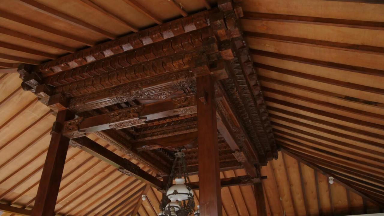 Sanggar Pantcha Indra Guest House Kemuning Exterior photo