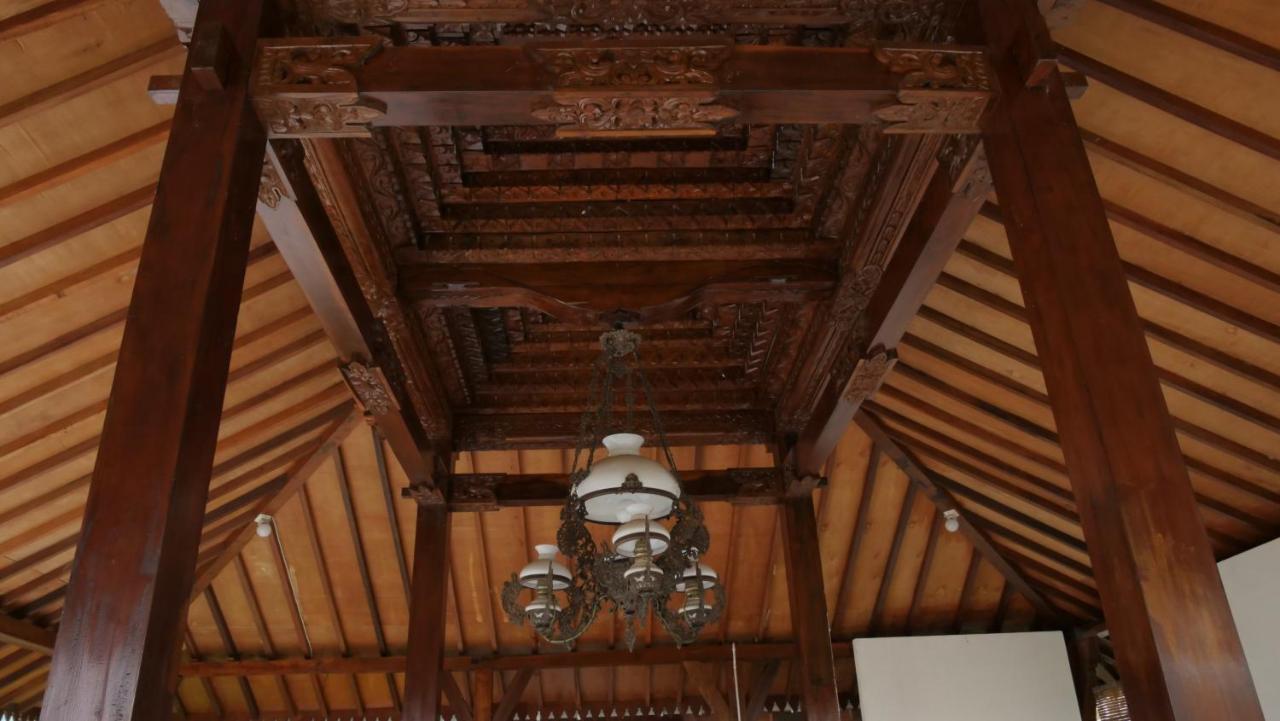 Sanggar Pantcha Indra Guest House Kemuning Exterior photo