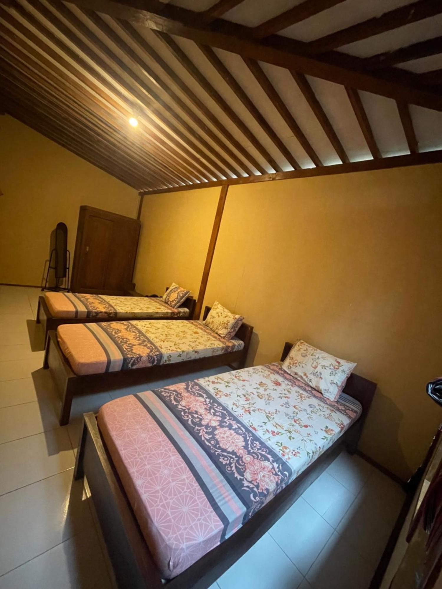 Sanggar Pantcha Indra Guest House Kemuning Exterior photo