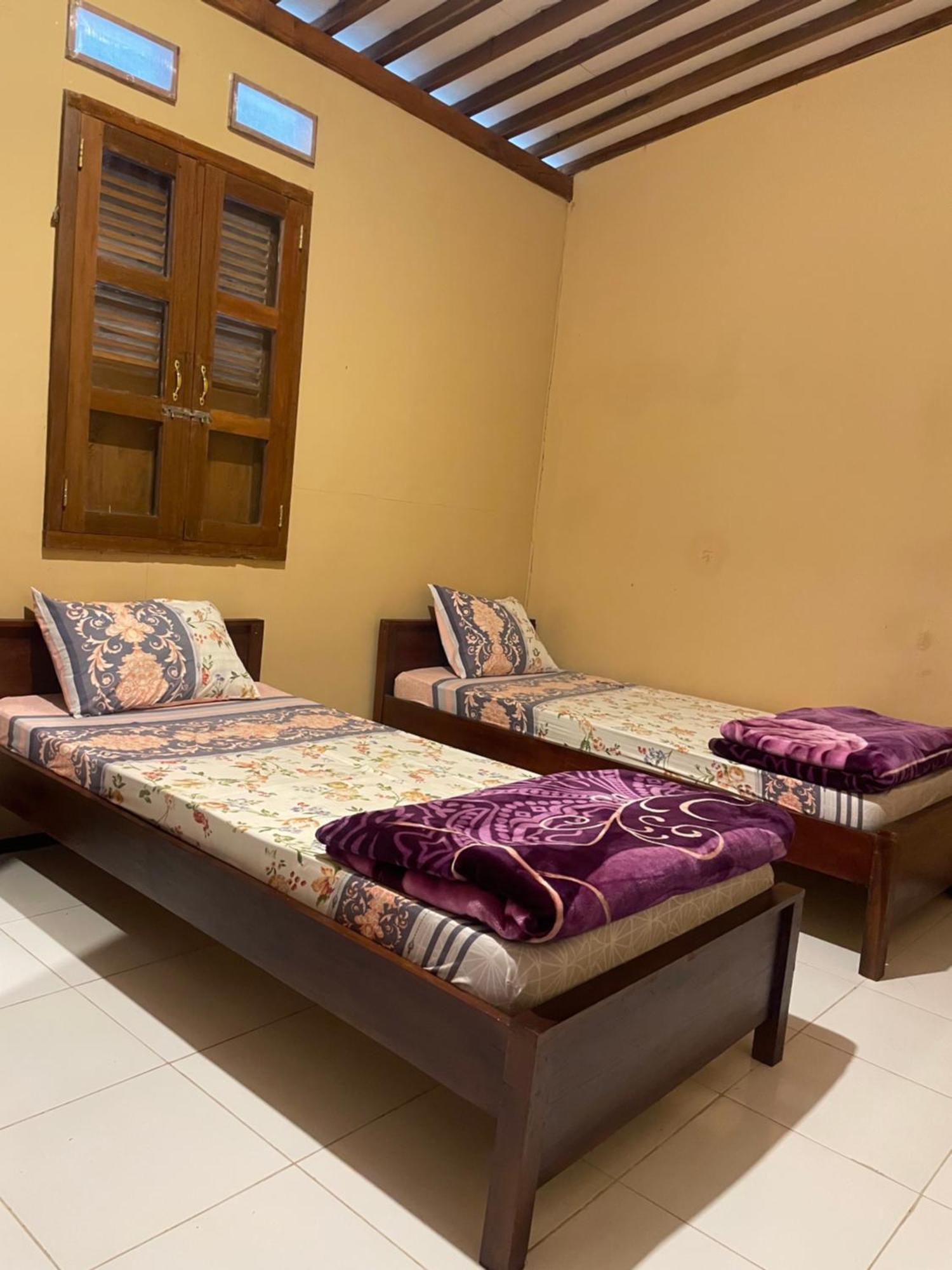 Sanggar Pantcha Indra Guest House Kemuning Exterior photo